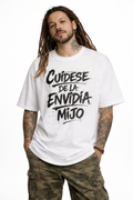 Camiseta Oversize - Cuidese de la envidia mijo